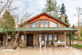 Charming Villa on the Shore of Sapanca Lake near Kartepe